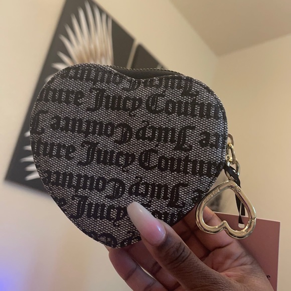 Juicy Couture Heart Keychain Pouch - Picture 3 of 4